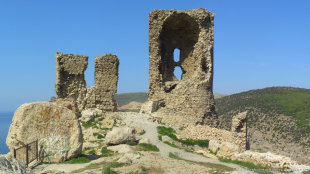 Башня донжон крепости Чембало