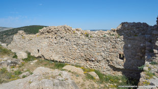 Оборонительная стена у Восточной башни цитадели