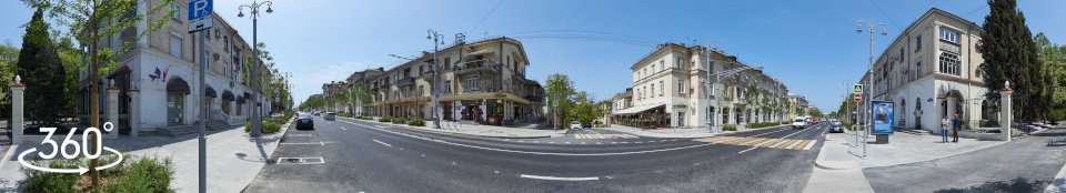 Перекресток улиц Большая Морская и Патриса Лумумбы