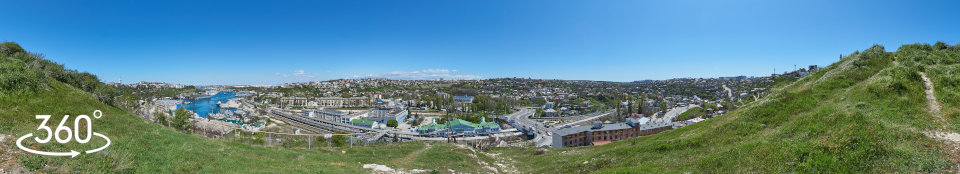 Вид на железно-дорожный вокзал - сферическая панорама 360 градусов