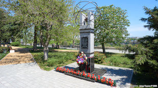 Памятник Чернобыльцам