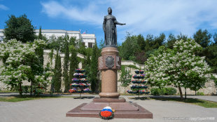 Памятник Екатерине второй