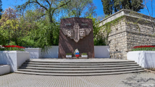 Памятник Разведчикам-черноморцам бойцам невидимого фронта 1941-1945 гг.