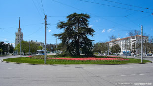 Площадь Ушакова