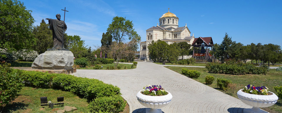 Вид на Владимирский собор
