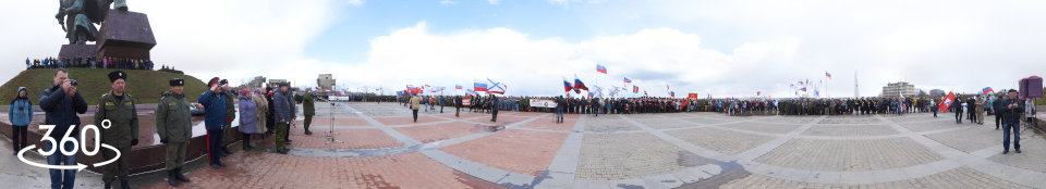 Митинг отрядов самообороны у мемориала Солдат и Матрос