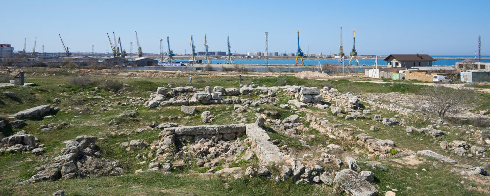 Вид на развалины древнегреческой усадьбы