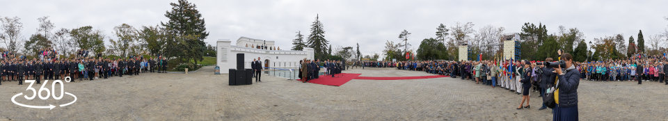 На церемонии открытия реконструированного Малахова кургана 6 ноября 2018 г.