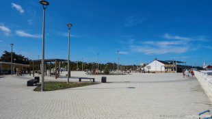 Центральная площадь набережной парка Победы