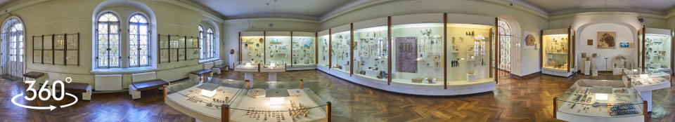 Средневековые изделия (украшения) из стекла и кости - панорама 360 градусов