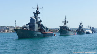 Корабли на рейде перед Днем Победы 2014