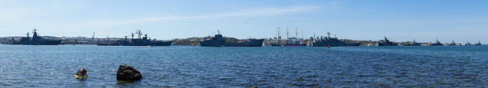 Корабли на рейде Севастопольской бухты 2015, вид с мыса Кордон