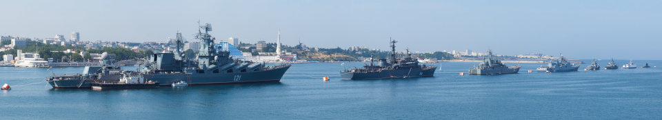 Корабли на рейде Севастопольской бухты 2017, вид с мыса Кордон