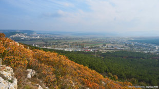 Осенний вид на долину Черной реки