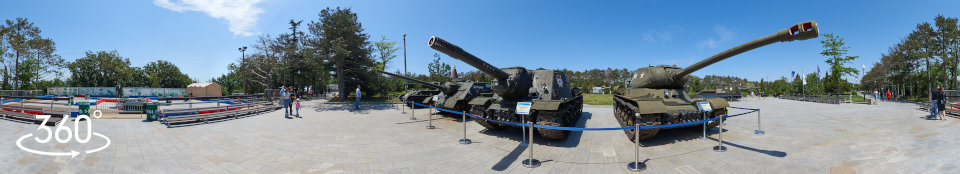 Танк ИС-2 и САУ ИСУ-152