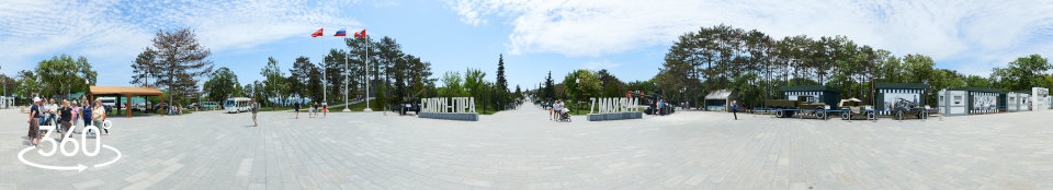 Площадь на входе в Мемориальный комплекс