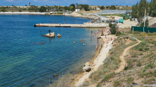 Пляж в Константиновской бухте