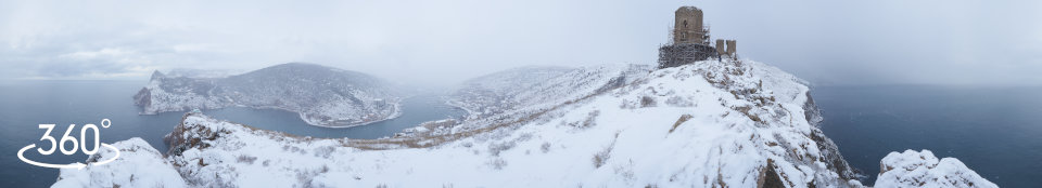 Вид с Крепостной горы на город в снегу - панорама 360 градусов