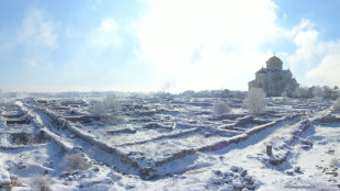 Северо-восточный район Херсонеса в снегу