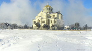 Владимирский собор в снегу