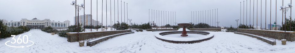 Студенческий сквер Банковской академии в снегу.