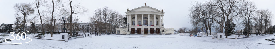 Приморский бульвар зимой, театр им.Луначарского
