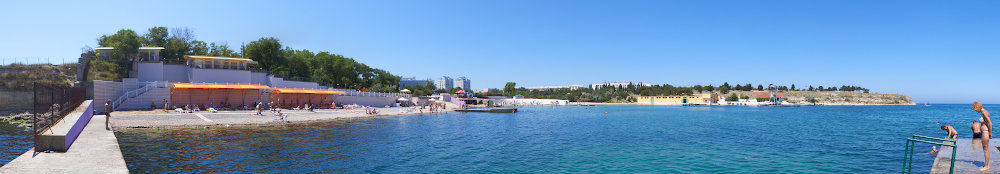 Пляж отеля Песочная бухта в Севастополе